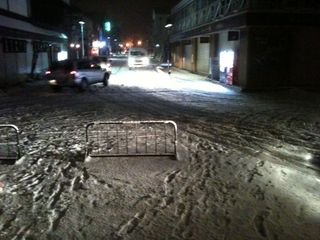 由布院駅前の雪