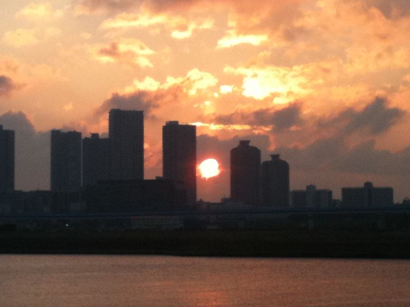 荘厳な朝日